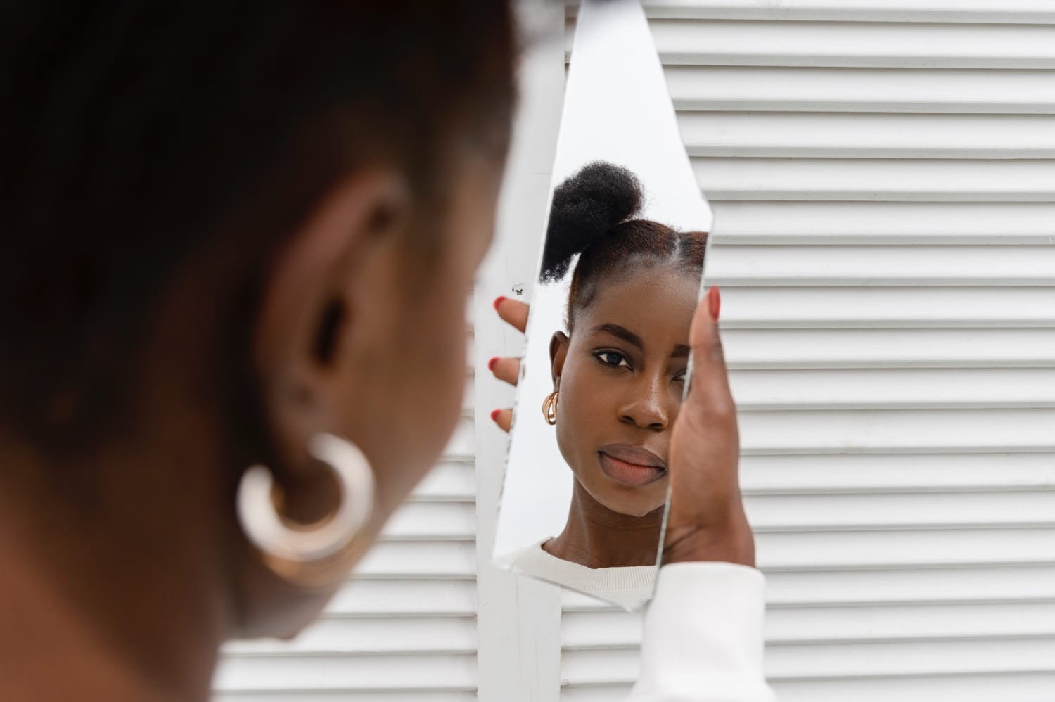 Two Mirrors Facing Each Other Meaning Is It Bad?